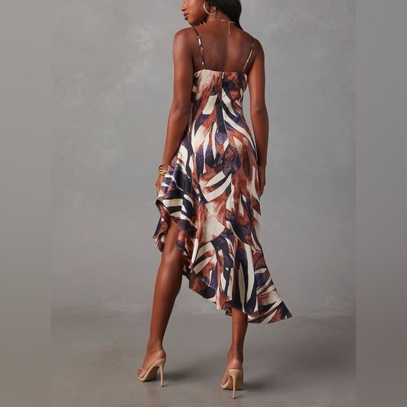 💕HP💕 Vici Asymmetrical Dress - Picture 3 of 4